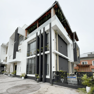 Contemporary 5-Bedroom Fully Detached Duplex for Sale in Ikate, Lekki